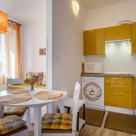 Apartman Besi Apartment