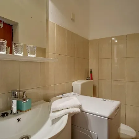 Apartment Apartman Besi