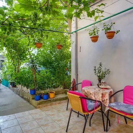 Apartman Besi Apartment